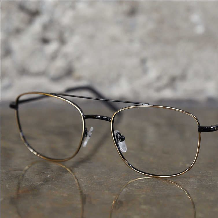 Gouttes oculaires